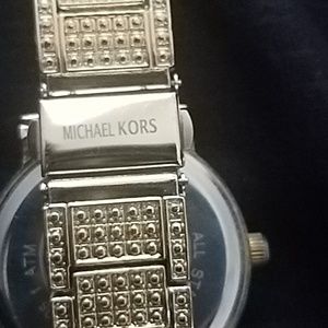 mk6422 watch